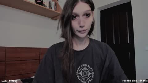 Snapshot of ayn3q chatting on 02/05/25, 06:02 AYNEK        fansly  online show from 02/05/25, 06:02