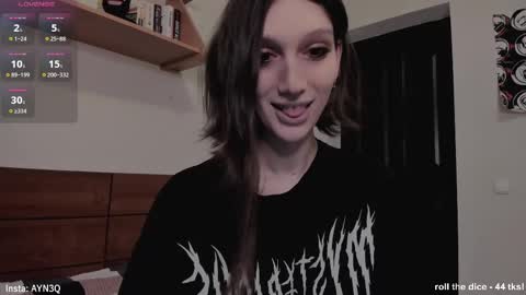 Snapshot of ayn3q chatting on 03/01/25, 02:23 AYNEK        fansly  online show from 03/01/25, 02:23