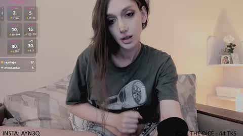 Snapshot of ayn3q chatting on 09/14/25, 12:32 AYNEK        fansly  online show from 09/14/25, 12:32