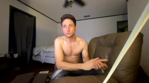 Snapshot of ayr129 chatting on 01/05/25, 04:14 ayr129 online show from 01/05/25, 04:14