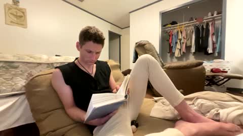 Snapshot of ayr129 chatting on 03/02/25, 05:44 ayr129 online show from 03/02/25, 05:44