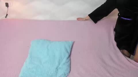 Snapshot of ayrix_angels chatting on 11/04/25, 07:13 ayrix angels online show from 11/04/25, 07:13