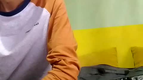 Snapshot of aytara chatting on 11/05/25, 11:32 aytara online show from 11/05/25, 11:32