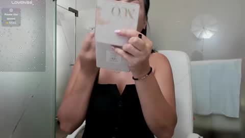 Ayumi online show from 09/24/25, 03:54