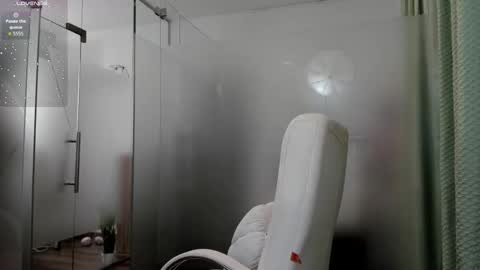 Ayumi online show from 11/12/25, 04:57