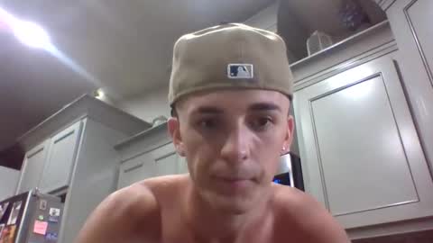 Snapshot of az2312752908 chatting on 04/02/26, 09:01 az2312752908 online show from 04/02/26, 09:01