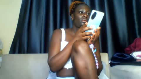 Snapshot of azaelia_iris chatting on 07/04/26, 06:03 azaelia_iris online show from 07/04/26, 06:03
