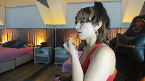 Snapshot of azahara_18 chatting on 05/19/26, 11:55 Azahara online show from 05/19/26, 11:55