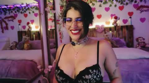 Snapshot of azaharnoor chatting on 06/21/26, 11:29 Azahar online show from 06/21/26, 11:29
