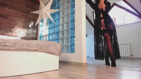 azaliaswallows online show from 02/28/25, 01:36