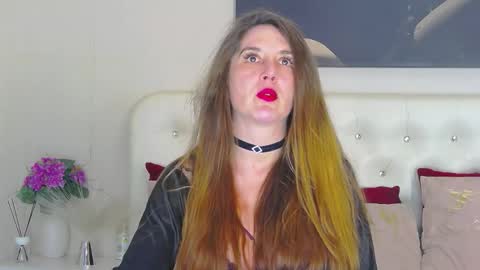 Snapshot of azeliahart chatting on 02/16/26, 12:07 Chiara online show from 02/16/26, 12:07