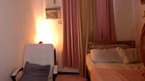 Lina online show from 12/22/25, 04:09