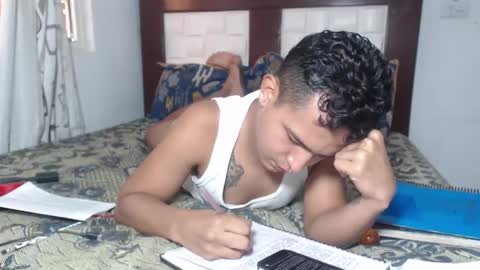 Snapshot of aziel_pantoja chatting on 09/24/25, 08:56 Aziel Pantoja online show from 09/24/25, 08:56