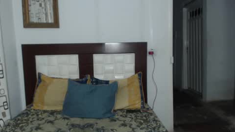 Snapshot of aziel_pantoja chatting on 10/01/25, 11:11 Aziel Pantoja online show from 10/01/25, 11:11