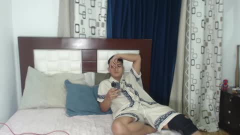 Snapshot of aziel_pantoja chatting on 10/16/25, 01:28 Aziel Pantoja online show from 10/16/25, 01:28