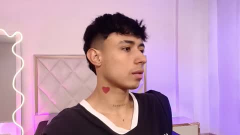 aziel_tay online show from 10/06/25, 03:42