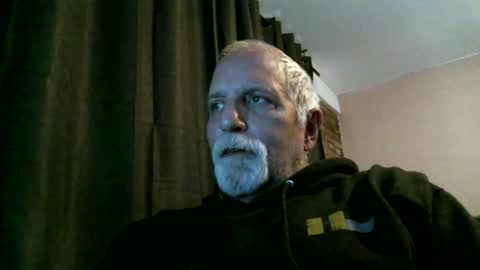 azjohnny online show from 11/22/25, 07:13