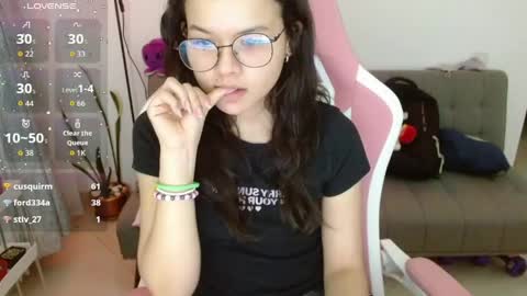 Azu  online show from 04/21/26, 01:42