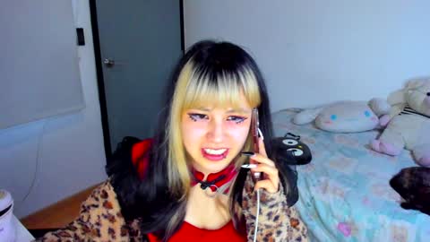 Azu Moure online show from 12/29/24, 09:52