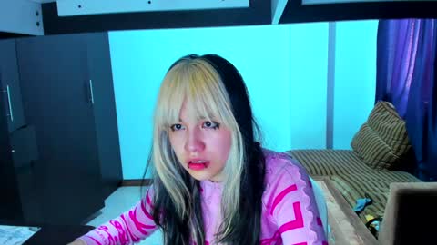 Azu Moure online show from 02/02/25, 02:24