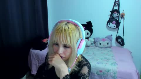 Azu Moure online show from 10/24/25, 03:36