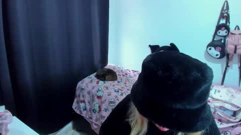 Azu Moure online show from 01/05/26, 07:17