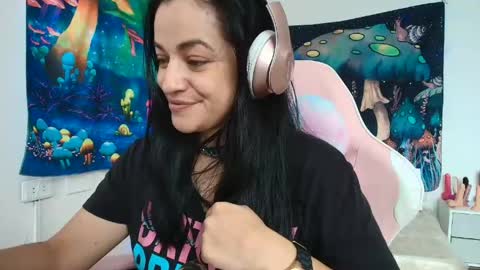 Azucena R online show from 04/29/26, 04:00