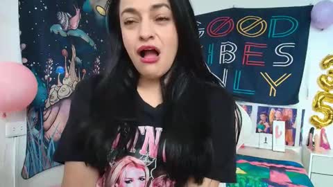 Azucena R online show from 05/15/26, 02:35