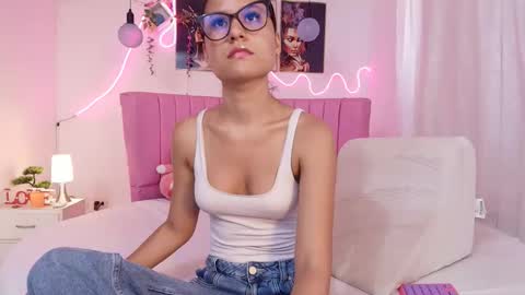 Snapshot of azul_horny chatting on 05/08/26, 09:09 PRINCESS AZUL. online show from 05/08/26, 09:09