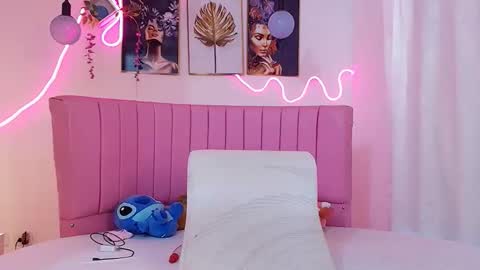 Snapshot of azul_horny chatting on 05/13/26, 10:38 PRINCESS AZUL. online show from 05/13/26, 10:38