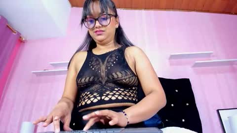 Snapshot of azul_moon chatting on 11/21/25, 05:06 azul_moon online show from 11/21/25, 05:06