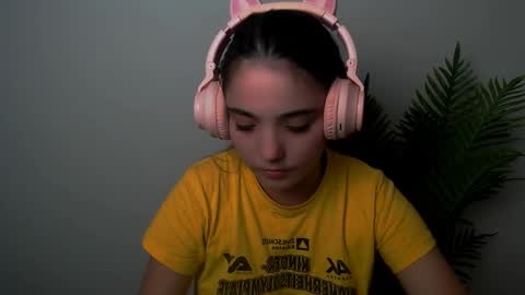 azumi_chan_ online show from 09/10/25, 10:32