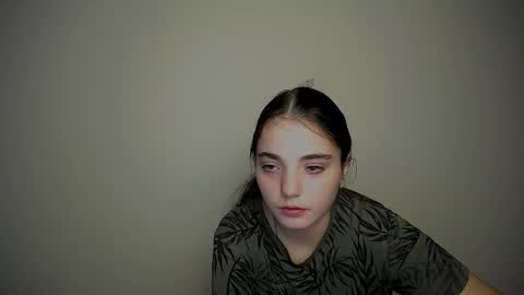 azumi_chan_ online show from 09/26/25, 06:56