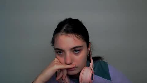 azumi_chan_ online show from 10/22/25, 10:59