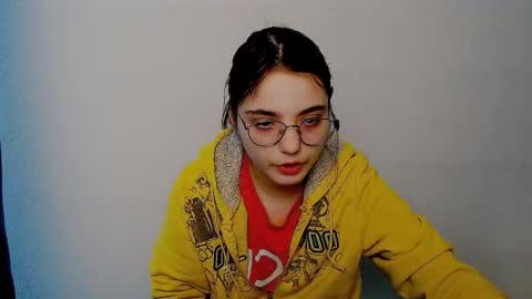 azumi_chan_ online show from 01/16/26, 09:35