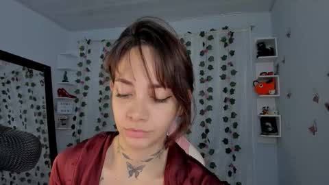 azumi saan online show from 11/30/25, 02:37