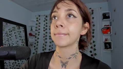 azumi saan online show from 12/20/25, 02:40