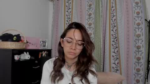 Snapshot of azumi_saan chatting on 05/18/26, 01:35 azumi saan online show from 05/18/26, 01:35