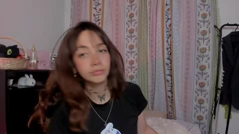 Snapshot of azumi_saan chatting on 05/27/26, 02:19 azumi saan online show from 05/27/26, 02:19