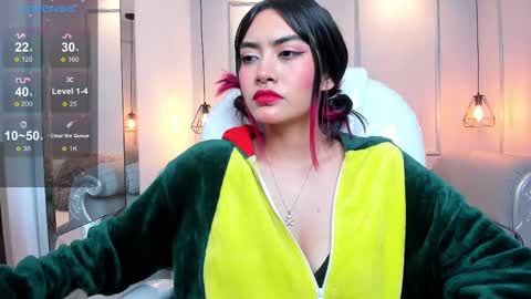 Azura online show from 02/10/25, 10:40