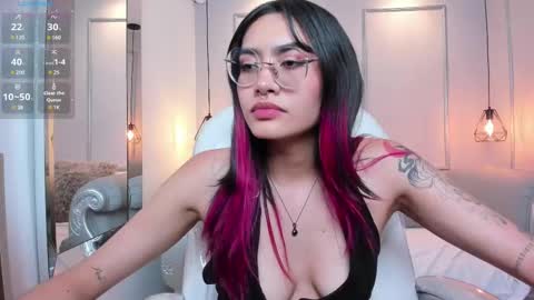 Azura online show from 03/04/25, 01:23