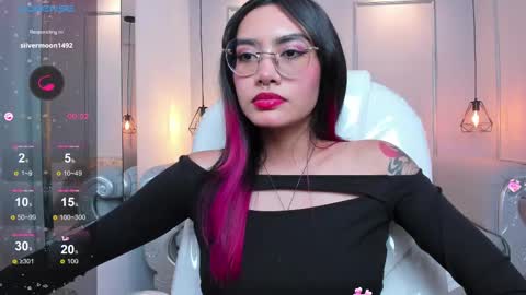 Azura online show from 03/07/25, 10:43