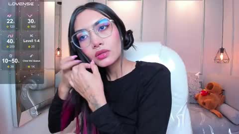 Azura online show from 09/26/25, 07:29