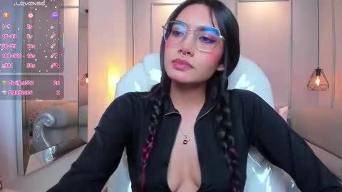 Azura online show from 10/15/25, 08:42