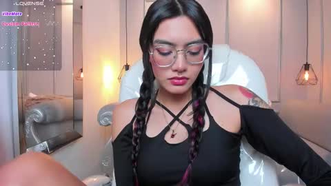 Azura online show from 10/22/25, 08:19