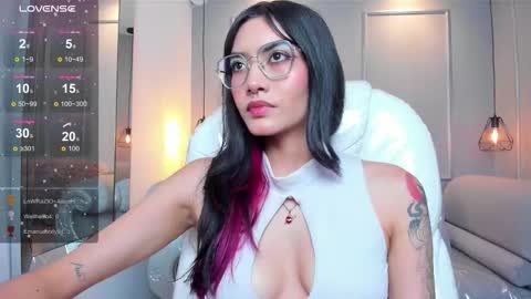 Azura online show from 11/20/25, 08:52