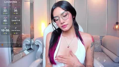 Azura online show from 11/27/25, 08:33