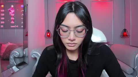 Azura online show from 12/17/25, 07:09