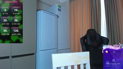 azure_moon online show from 01/22/25, 05:37