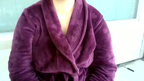 Snapshot of azuregoddess chatting on 05/25/26, 02:12 azuregoddess online show from 05/25/26, 02:12